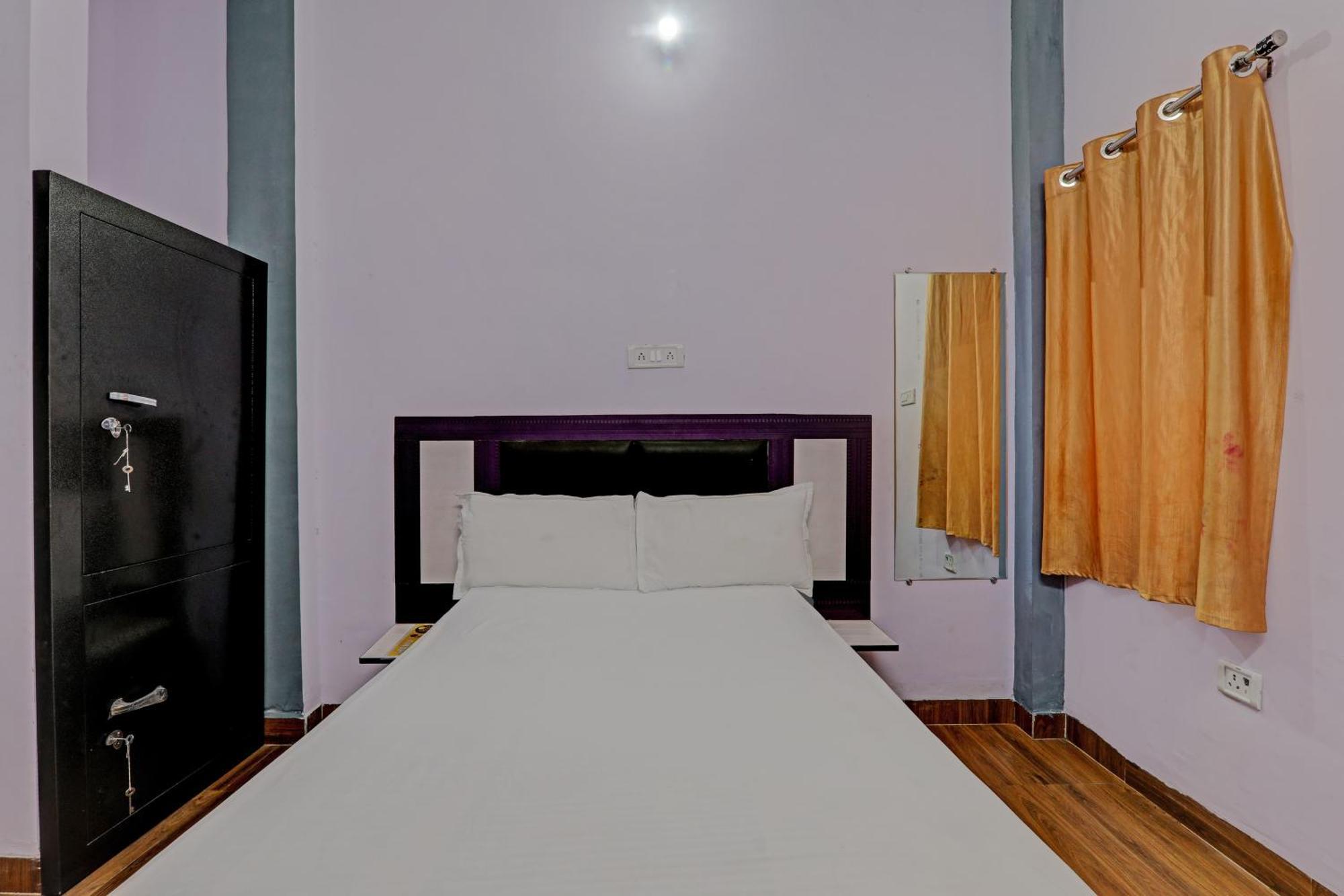 Oyo Hotel Crown Lucknow Eksteriør bilde