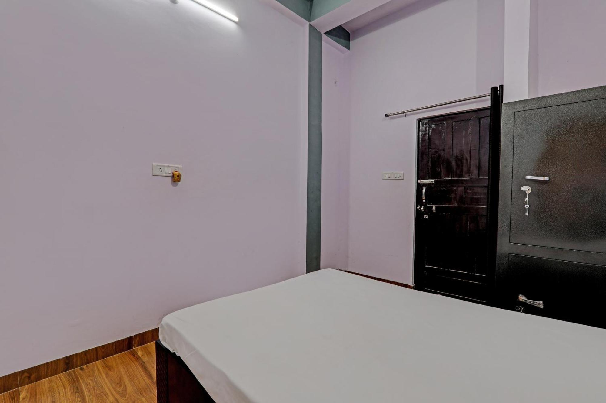 Oyo Hotel Crown Lucknow Eksteriør bilde