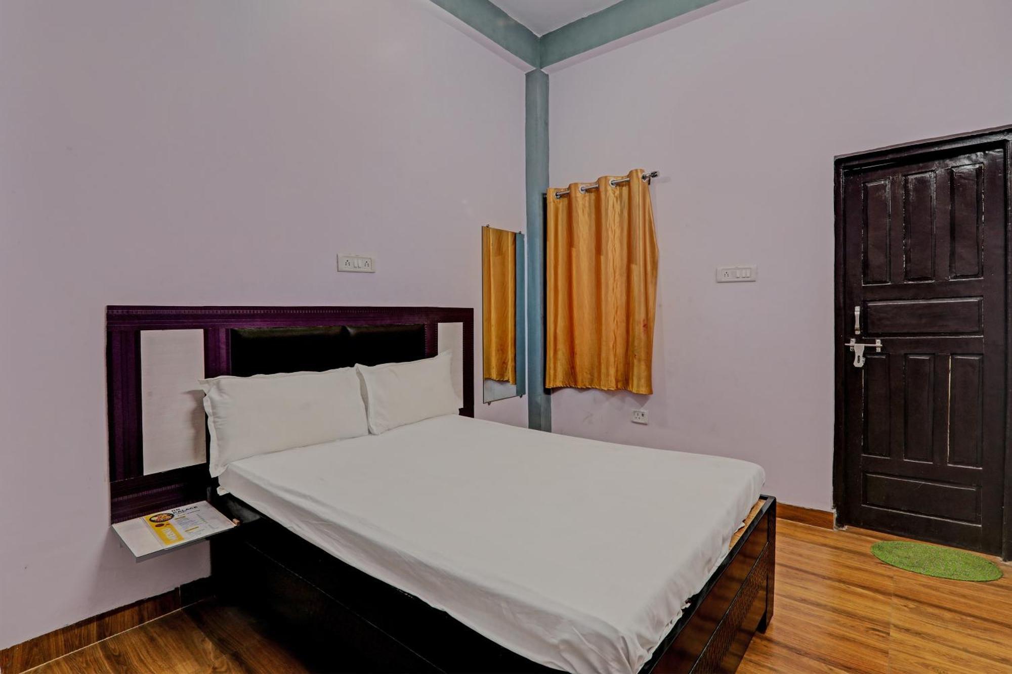 Oyo Hotel Crown Lucknow Eksteriør bilde